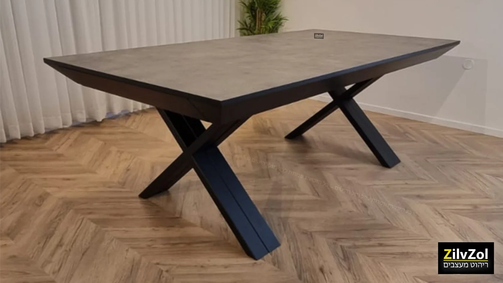 שולחן פינת אוכל דגם ג'מבו פתיחת מטרו ענקית צבע פורמייקה בטון בשילוב קנט שיפוע שחור, רגליים מתכת שחור