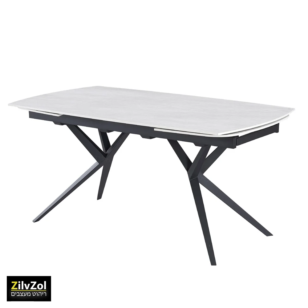 שולחן פינת אוכל קרמיקה דגם פריזמה סהרה בזווית עם רקע לבן